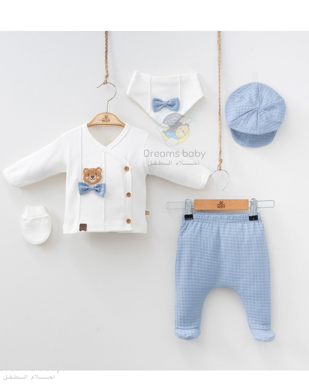 ملابس من حديث الولادة الى عمر السنة