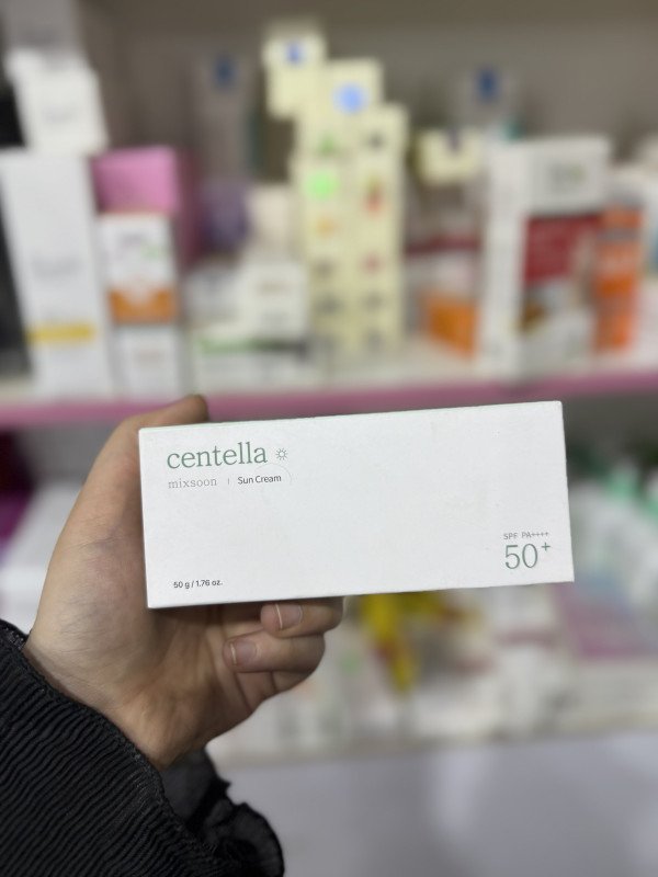 O Mixsoon Centella Sun Cream, a high-protection sunscreen with SPF 50+ PA++++